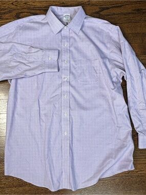 Brooks Brothers Lavender Men's Dress Shirt Button up Front pocket Summer